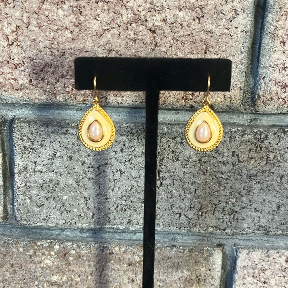 Vintage MARVELLA faux pearl goldtone teardrop earrings